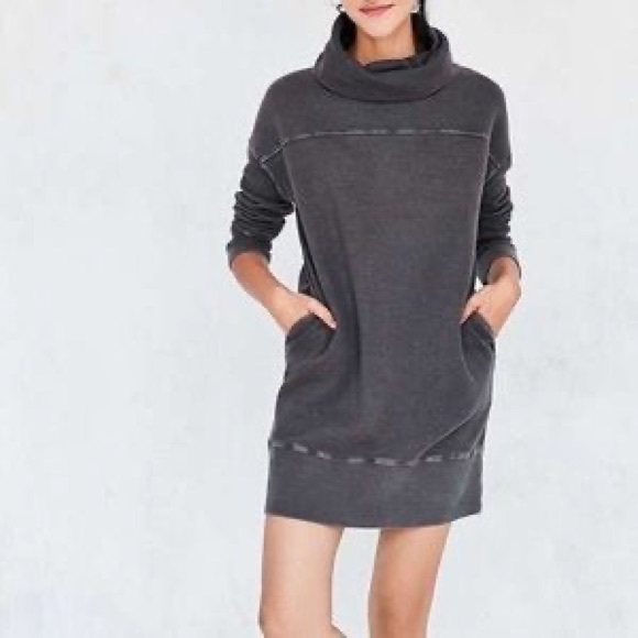 UO Sweatshirt Dress with Pockets - Picture 2 of 8